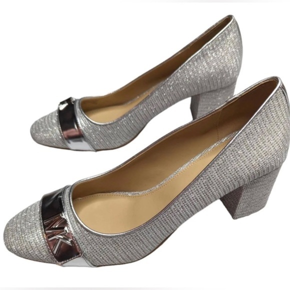 MICHAEL MICHAEL KORS Jilly silver metallic shimmer MK logo buckle Pumps  size 10 - Picture 2 of 3